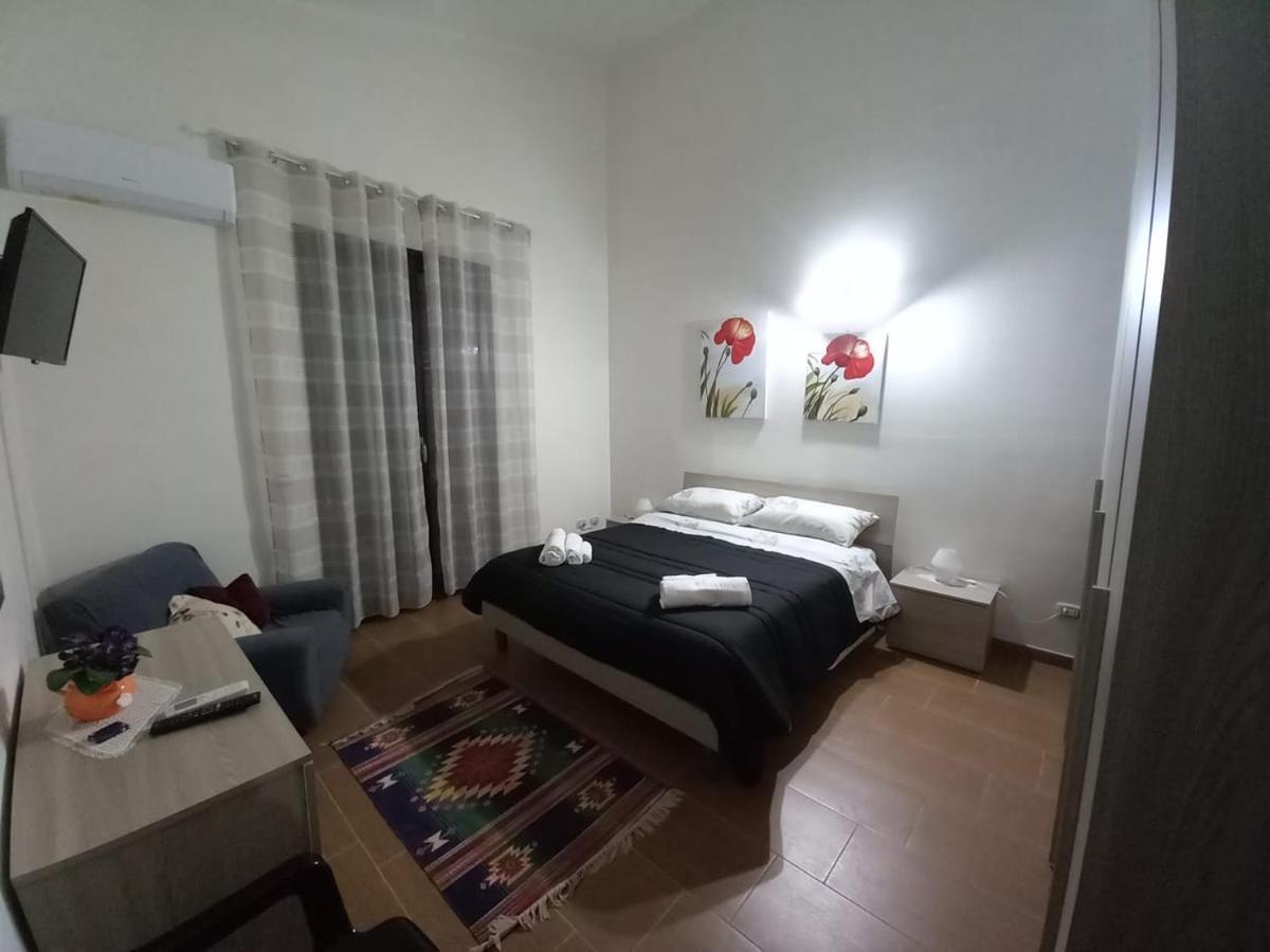 Rosa'S House Bed And Breakfast Santa Margherita di Belice Esterno foto
